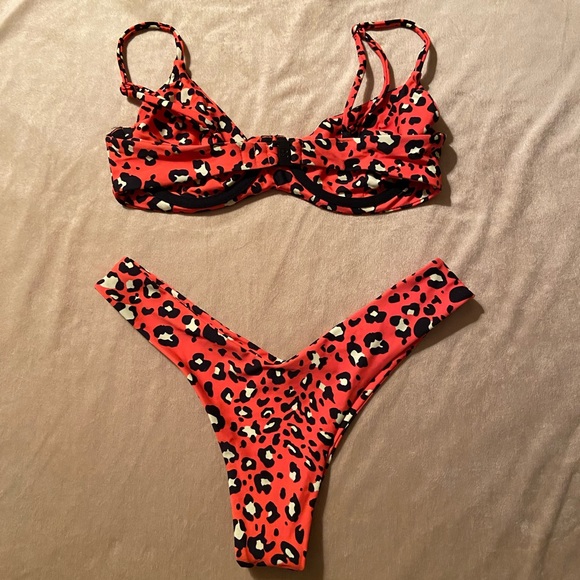 Blackbough leopard print bikini - Picture 3 of 7